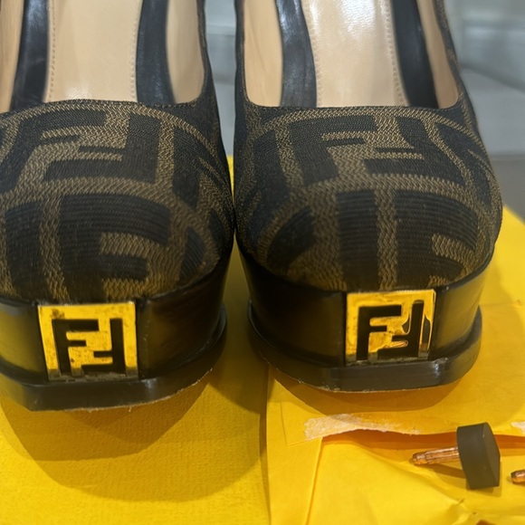 FENDI DECOLLETE’ ZUCCA JACQUARD PLATFORM HEELS - Picture 6 of 6